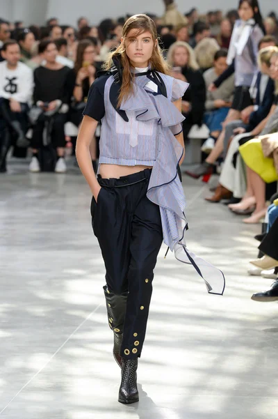 Look 15